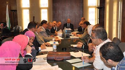 بالصور..أول اجتماع لمحافظ الجيزة بالمنطقة الصناعية بعد عودته للعمل