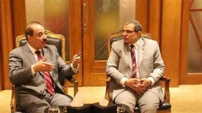 «سعفان» يبحث مع «حميدان» سبل تطوير منظومة العمل البحرينية