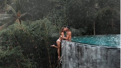 صورة خطيرة لزوجين على حافة حمام سباحة تثير الغضب