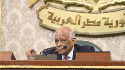 رئيس البرلمان مهاجما النواب: 