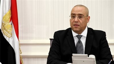 وزير الإسكان يتفقد مشروعي دار مصر ومحطة المعالجة الثلاثية ببرج العرب الجديدة