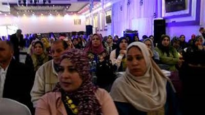 محافظ الشرقية يتناول الإفطار مع العاملين بالوحدات المحلية (فيديو)