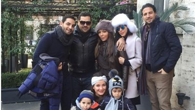 بالصور.. أصالة تستمتع مع عائلتها بشوارع روما