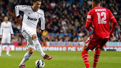 ريـال مدريد يصطدم بإشبيلية وبرشلونة في مواجهة سيلتا فيجو