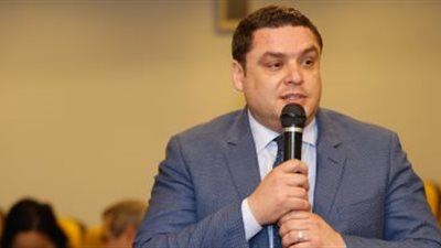 برلماني يطالب اليونسكو بحماية الآثار الإنسانية بعد حريق كاتدرائية نوتردام