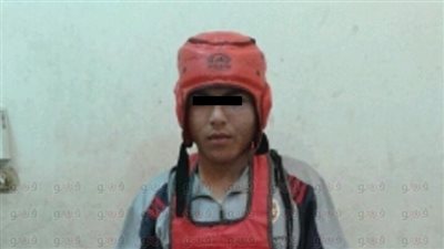 ضبط طالب وبحوزته جنازير وشوم للتظاهر في رابعة العدوية