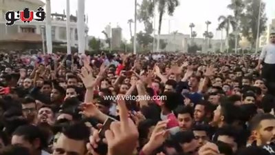 «الدوري في الجزيرة».. هتاف طلاب جامعة القاهرة في حفل حماقي (فيديو)