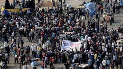 قلق بين قوات تأمين مسيرة مصطفى محمود بسبب المصورين الصحفيين