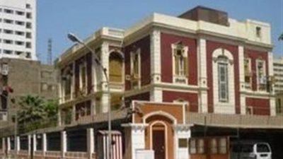 نشطاء يتظاهرون أمام السفارة التركية احتجاجا على موقفها من ثورة 30 يونيو