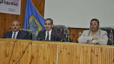 جامعة قناة السويس تدعو طلابها للمشاركة في الاستفتاء