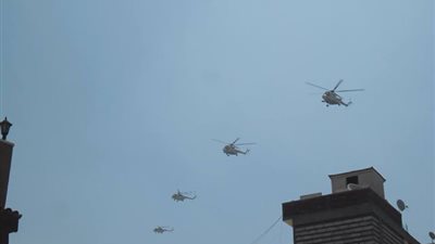 مروحيات القوات المسلحة تحلق بكثافة فوق مدينة نصر وصلاح سالم