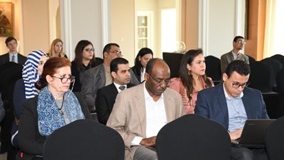 ورشة عمل بـ