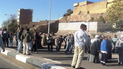 قطع الطريق احتجاجا على مصرع زوجين بالشرقية