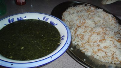 طريقة مميزة لإعداد الملوخية الناشفة بمكعبات اللحم