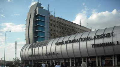 إحباط محاولة تهريب3 قطع حشيش داخل تورتة بمطار القاهرة