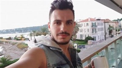 زوج أنغام عن طليقته الأولى: 