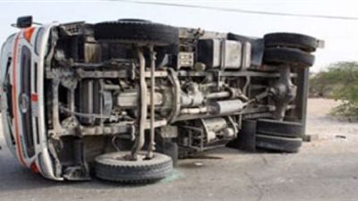 عودة الحركة المرورية بعد تصادم 3 سيارات نقل بالطريق الزراعي بالبحيرة