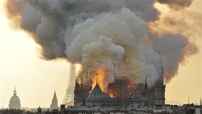 اكتشاف كاميرا سجلت أحداث حريق كاتدرائية نوتردام في فرنسا
