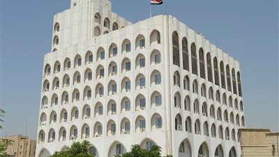 الكويت تستدعي سفيرها في إيران