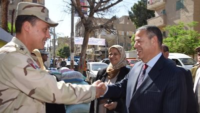 محافظ بني سويف يتفقد استعدادات لجان التصويت على التعديلات الدستورية(صور)