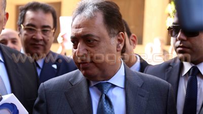 بالصور.. وزير الصحة يفتتح وحدة الغسيل الكلوي بمستشفى بولاق الدكرور