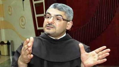 الأب «دانييال» يغنى أغانى إسلامية في برنامج «بوضوح» غدا الأربعاء