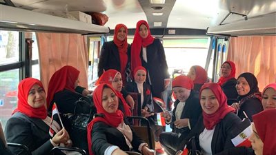 سيدات مصر يشاركن في الاستفتاء على التعديلات الدستورية (صور)