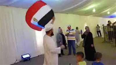 رقص على الأغاني الوطنية أمام اللجان الانتخابية في الكويت (فيديو)