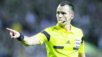 حكم مباراة الأهلي وبيراميدز 