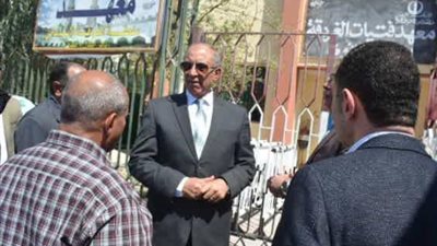 محافظ البحر الأحمر يتفقد استعدادات مقار الاستفتاء بالغردقة (صور)