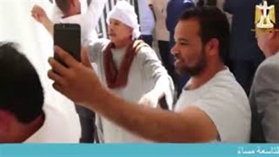 حشود للجالية المصرية بالكويت أمام السفارة حتى وقت الإغلاق «فيديو»