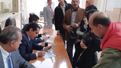 المصريون في بيروت يدلون بأصواتهم في التعديلات الدستورية (صور)