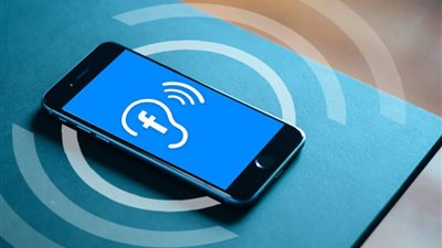 «فيس بوك» تسعى لابتكار مساعد صوتي جديد ينافس «جوجل وأليكسا»