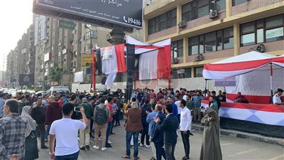 فتح اللجان الانتخابية أمام المواطنين للإدلاء بأصواتهم في الاستفتاء