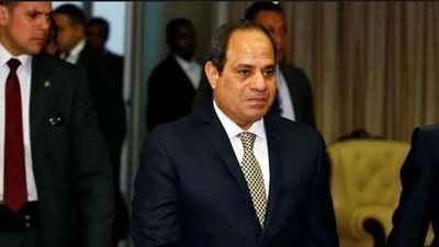 السيسي يصل الاتحادية عقب مشاركته في الاستفتاء للقاء رئيس فلسطين