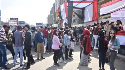 الشباب يتصدرون المشهد في الاستفتاء على التعديلات الدستورية (فيديو وصور)