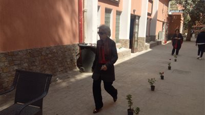 فايزة أبوالنجا تدلي بصوتها في الاستفتاء على التعديلات الدستورية (صور)