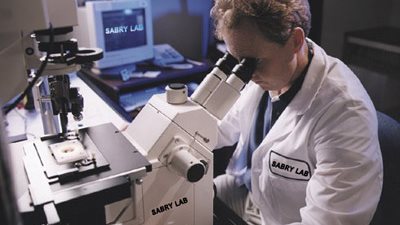 التوصل إلى علاج نوع من السرطان النادر بتقنية 