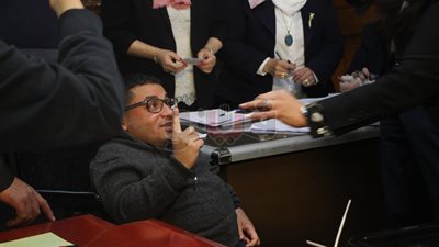 شاب من ذوي الاحتياجات الخاصة بلجان الاستفتاء: 