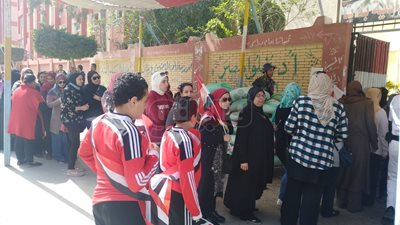 15 صورة ترصد إقبال النساء في الاستفتاء على الدستور ببورسعيد