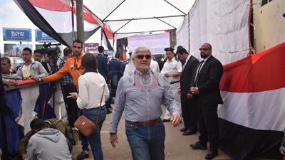 إكرامي يدلي بصوته في الاستفتاء على الدستور (صور)