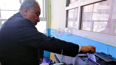 نقيب المحامين يدلي بصوته في الاستفتاء على التعديلات الدستورية (صور)