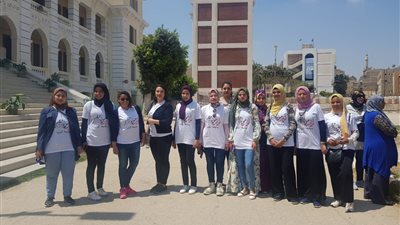 جامعة المنيا تخصص أتوبيسات لنقل الطلاب إلى لجان الاستفتاء (صور)