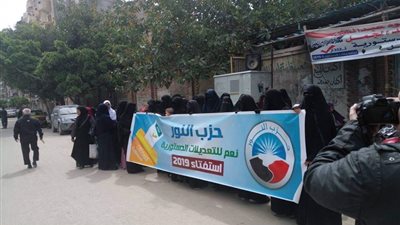 ياسر برهامي يحشد سيدات النور للتصويت على تعديل الدستور (صور)