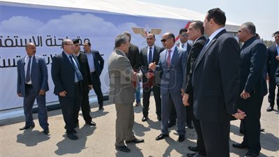 وزير الطيران يشكر العاملين على حسهم الوطني ومشاركتهم في الاستفتاء