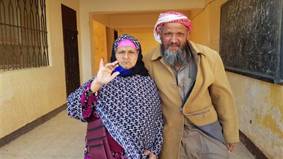 5 صور ترصد مشاركة كبار السن وذوي الإعاقة في الاستفتاء بمطروح