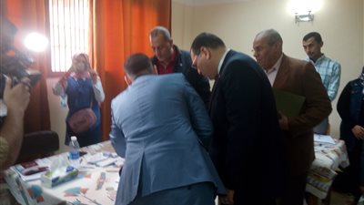 محافظ الشرقية: «نسيت الحبر الفسفوري».. ورئيس اللجنة: «فاتتني دي»