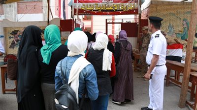 طالبات الدراسات الإسلامية ببورسعيد وسيدات حزب النور يشاركن بالاستفتاء