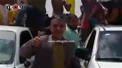 فتيات وشباب الإسماعيلية يجوبون الشوارع بأعلام مصر والدراويش (فيديو)