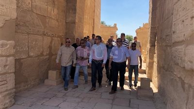 وزير الآثار يفتتح معرض صور للاكتشافات الأثرية بالأقصر